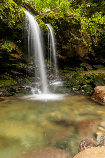 водопад грот-фолс - grotto falls стоковые фото и изображения