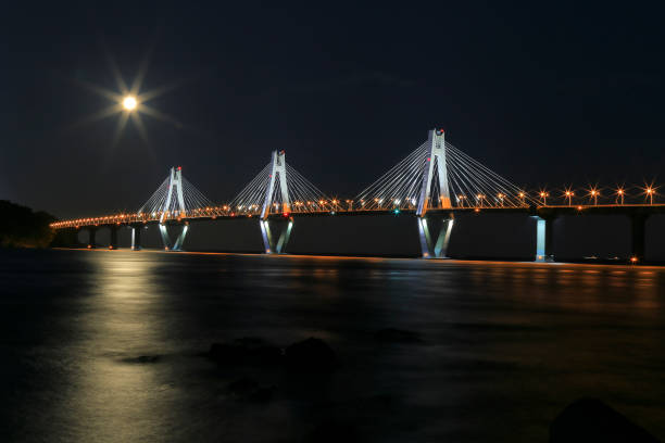 istock VD707 a large bridge of light 1057388022