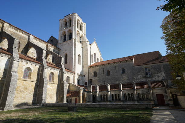 istock Basilica Sainte-Marie-Madeleine in Vezelay 1057390120