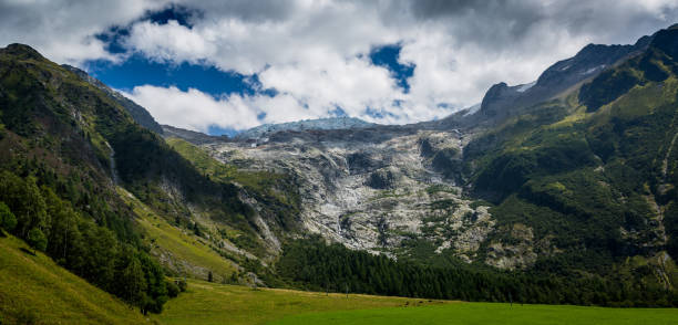 istock The Tour du Mont Blanc Trail 1057410746