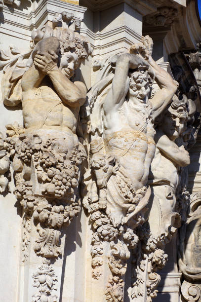 istock sculpture decorative historical buildings art 1057523280