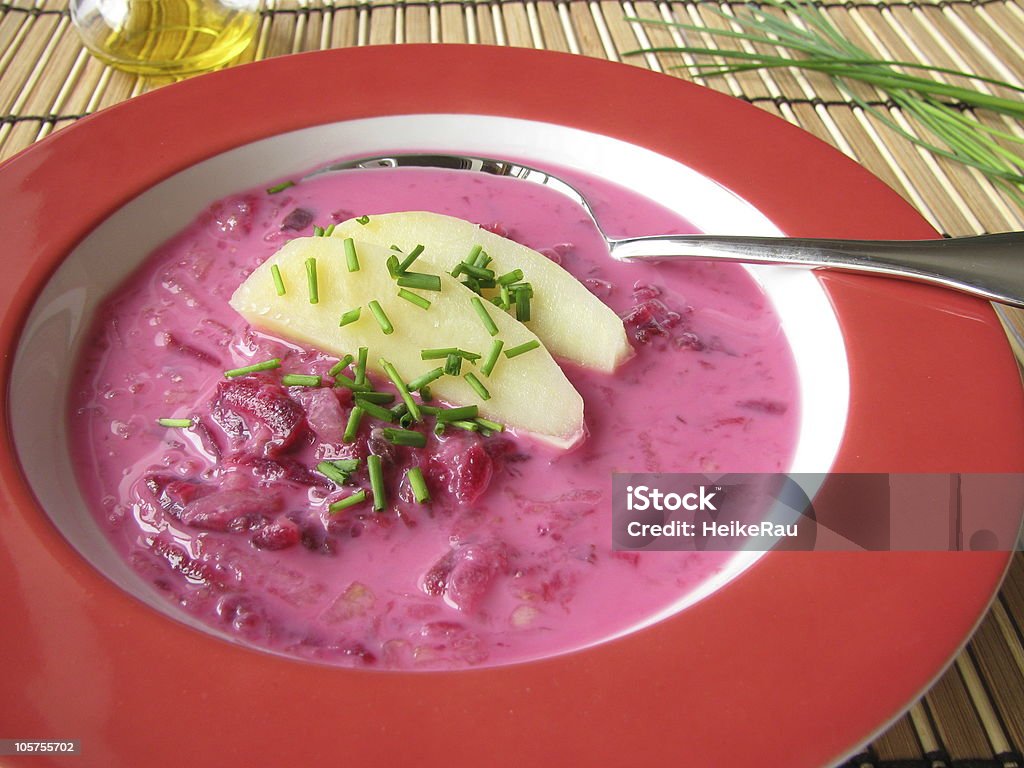 Zuppa fredda di barbabietola – Rote Beete Suppe - Foto stock royalty-free di Barbabietola