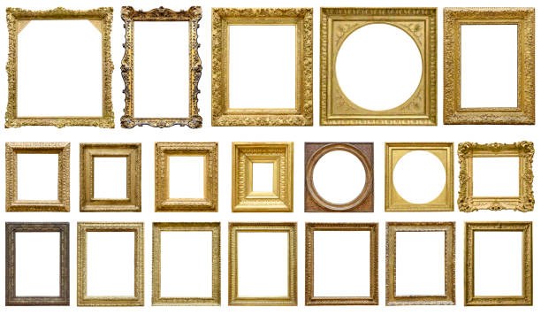 gouden vintage frame geïsoleerd op een witte achtergrond (alle uitknippaden inbegrepen) - luxe fotos stockfoto's en -beelden