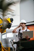 ingenieur-mit-laptop.jpg?b=1&s=170x170&k=20&c=tfLYN27bffHi1_VDK2LknMI7tRIhES6Fj1xGZEbn_Ro=