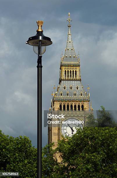 Streetlight Z Londyńskiego Big Ben - zdjęcia stockowe i więcej obrazów Anglia - Anglia, Architektura, Bez ludzi