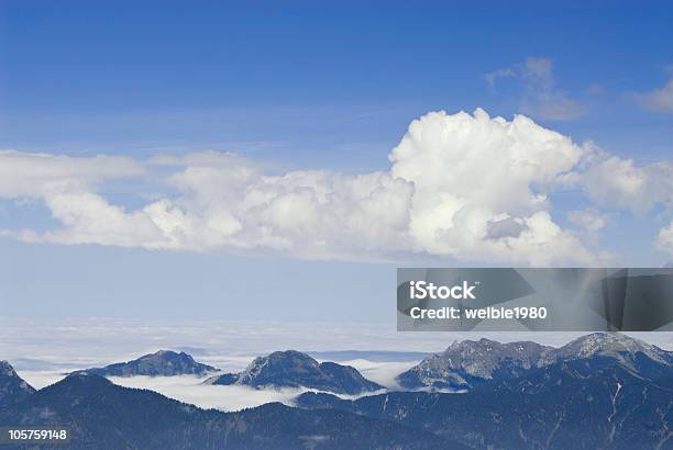 Himmel Und Nebel Stockfoto und mehr Bilder von Alpen - Alpen, Berg, Berggipfel