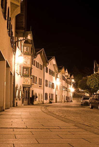 füssen "miasta w nocy - detached house semi detached house home interior germany zdjęcia i obrazy z banku zdjęć