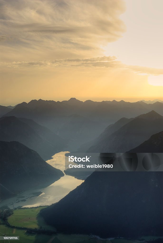 Blick auf die Berge, den See "Plansee" - Lizenzfrei Reutte Stock-Foto