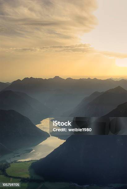 Blick Auf Die Berge Den See Plansee Stockfoto und mehr Bilder von Reutte - Reutte, Alm, Morgen
