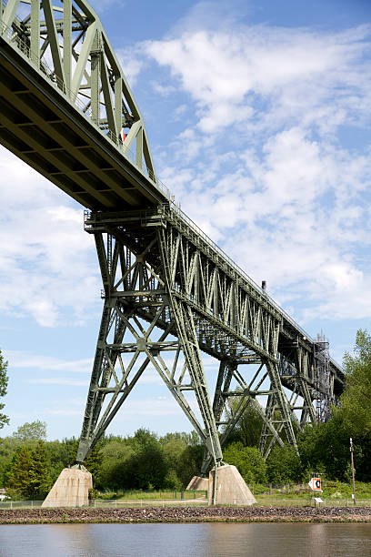 most nad canal - stütze zdjęcia i obrazy z banku zdjęć