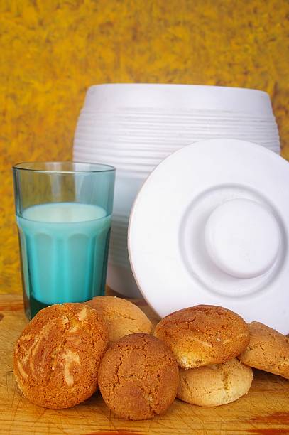 istock milk and cookies 105767784