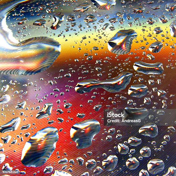 Gotas De Aguarojo Foto de stock y más banco de imágenes de Abstracto - Abstracto, Agua, Azul turquesa