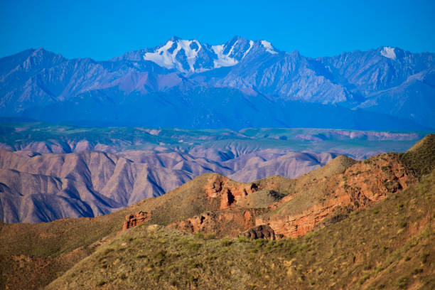 istock Overlook Snow Capped Mountains 1057693446