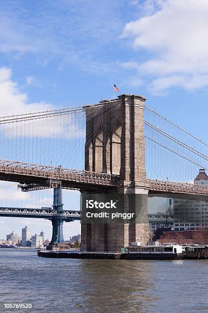 Brooklyn Bridge New York Stany Zjednoczone - zdjęcia stockowe i więcej obrazów Architektura - Architektura, Bez ludzi, Bezchmurne niebo