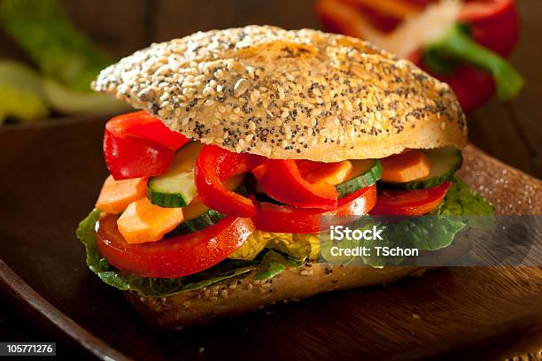 Photo libre de droit de Burger Végétarien banque d'images et plus d'images libres de droit de Aliment - Aliment, Aliment cru, Burger