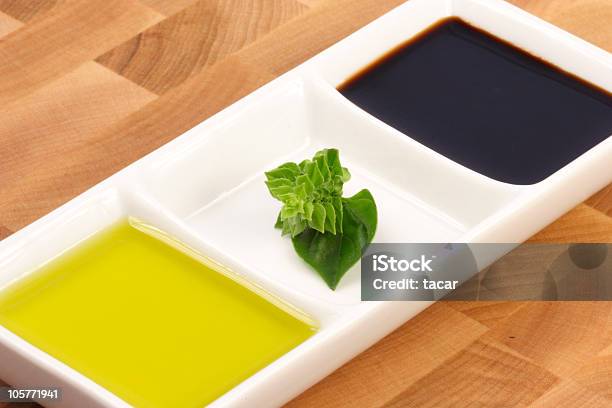 Olivenöl Balsamicoessig Stockfoto und mehr Bilder von Balsamico - Balsamico, Basilikum, Essgeschirr