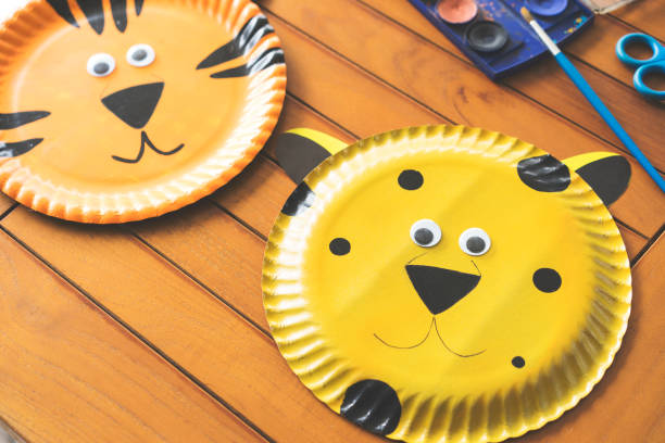 Making Animals Kids Activity Stock Photo - Download Image Now - Paper Plate,  Animal, Lion - Feline - iStock