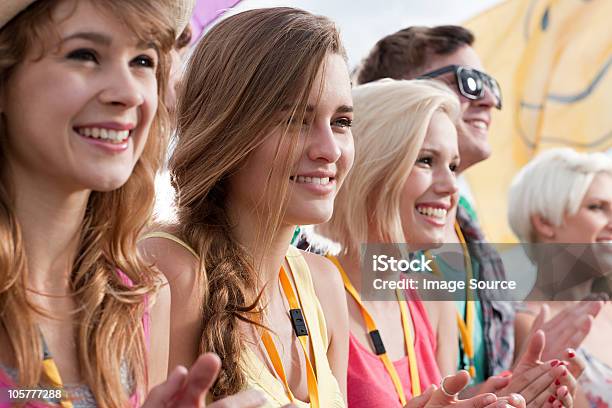 Teenage Girls At Festival 18-19세에 대한 스톡 사진 및 기타 이미지 - 18-19세, 20-24세, 5명