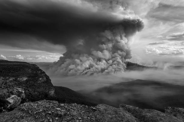 istock Bushfire on Mt Solitary Australia 1057806414