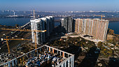 luftaufnahme-der-landschaft-in-der-stadt