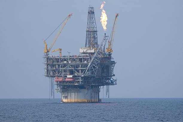 istock Spar oil rig with flare. Production platform 105781304