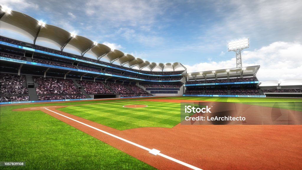 stade de baseball ensoleillé avec les fans à la lumière du jour - Photo de Baseball libre de droits