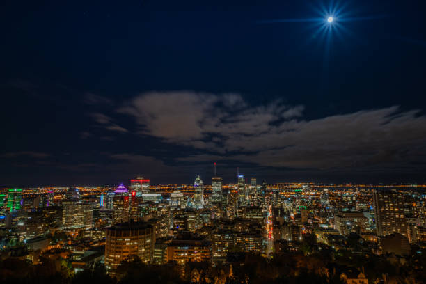 istock View of Montreal Mount-Royal Belvedere 1057846412