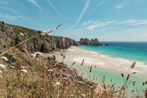 pedn vounder beach - horizon over water england uk summer imagens e fotografias de stock