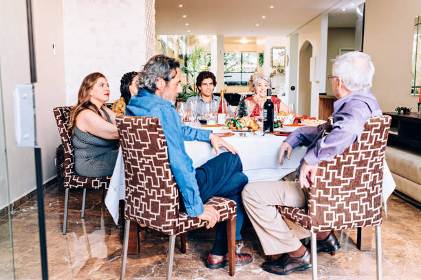 istock Family Christmas lunch 1057959066