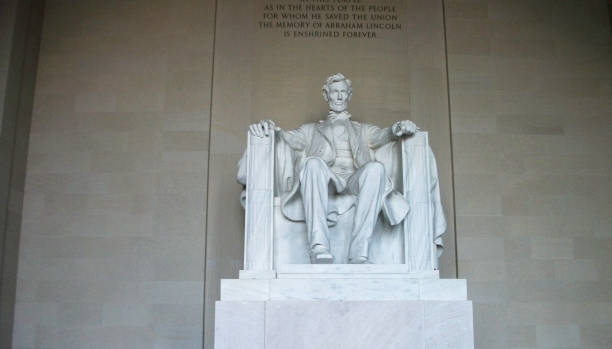 the lincoln statute in washington on the monument