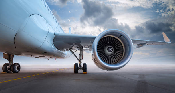 aeroplano - airplane taking off sky commercial airplane foto e immagini stock