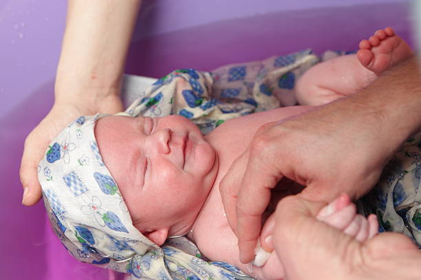 istock Bathing of baby 105814968