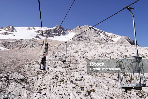 Ropeway De Marmolada - Fotografias de stock e mais imagens de Admirar a Vista - Admirar a Vista, Alpes Europeus, Alta Badia