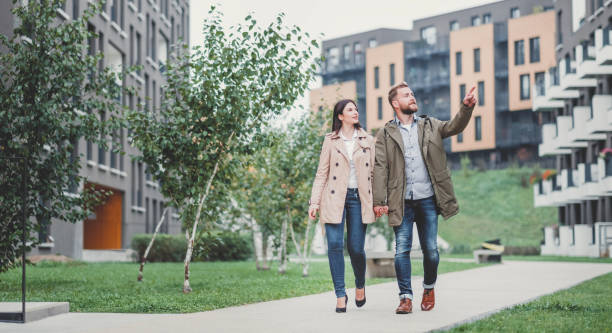 istock Young couple looking for apartment 1058157652
