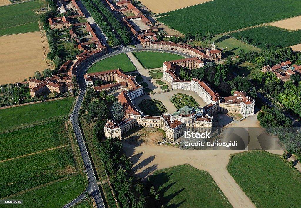 Veduta aerea di palazzo di Stupinigi - Foto stock royalty-free di Stupinigi