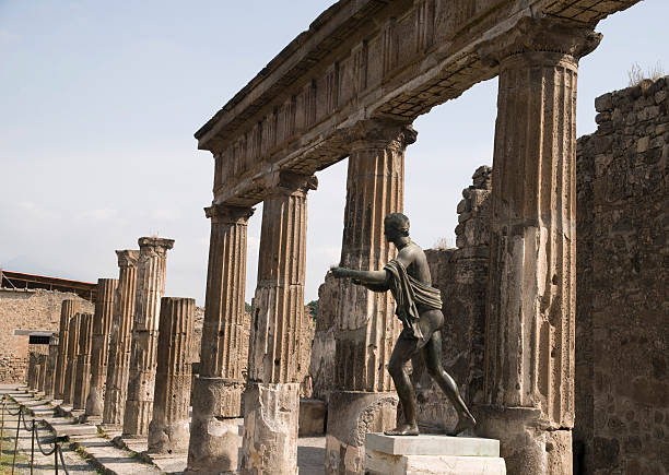 istock god apollo in pompeii 105816064
