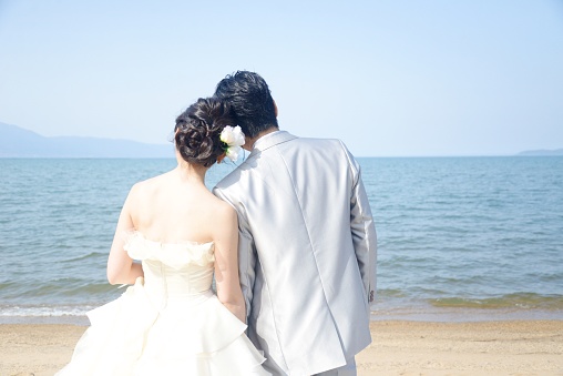 Wedding couple on the beach in Japan