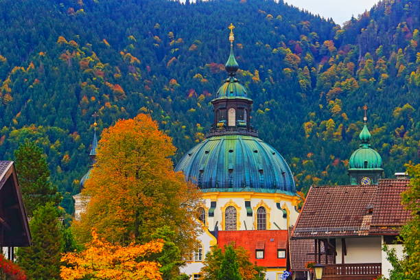 ettal en oberammergau, alpes bávaros, alemania, frontera con austria - waxenstein fotografías e imágenes de stock