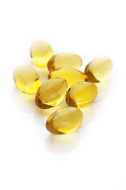 タラ肝油のカプセル - fish oil vitamin pill cod liver oil nutritional supplement ストックフォトと画像