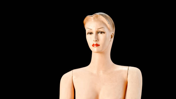 манекен обнаженной женщины - female likeness naked sensuality copy space стоковые фото и изображения