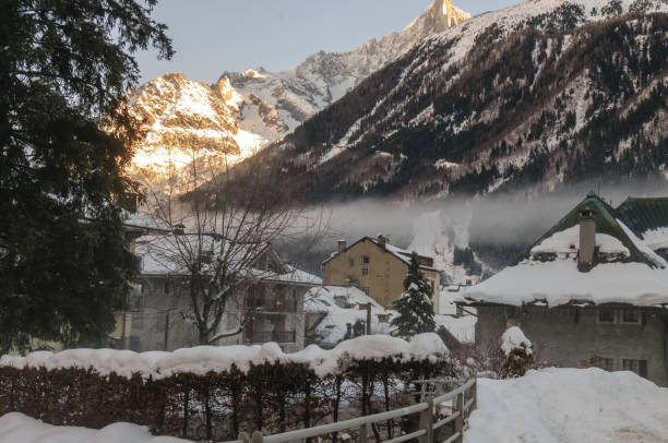 istock Snowy Chamonix de Mont Blanc on a Christmas Day 1058366676