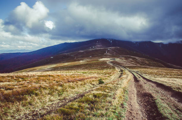 istock Autumn mountains in cloudly day 1058431374