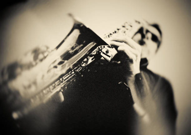 jazz - nightlife saxophonist human finger human hand fotografías e imágenes de stock