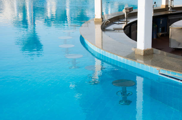 istock Bar in swimming pool at the hotel 1058458344