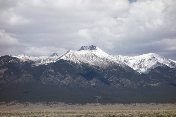 istock Colorado Springs Mountains 1058491294