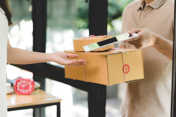istock Online shopping and delivery service concept. 1058507610
