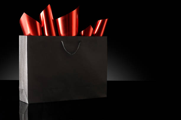 Shopping Bag Stock Photo - Download Image Now - Gift Bag, Black Background,  Black Color - iStock