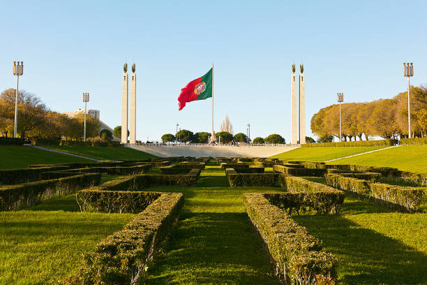 포르투갈 리스본에서 에드워드 7 세 공원에서 플래그. - portuguese culture lisbon portugal portugal flag 뉴스 사진 이미지