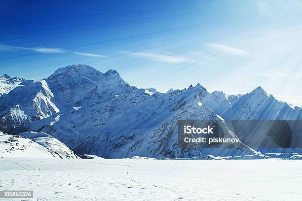 Główne Kaukaski Ridge - zdjęcia stockowe i więcej obrazów Alpy - Alpy, Chmura, Chłodny