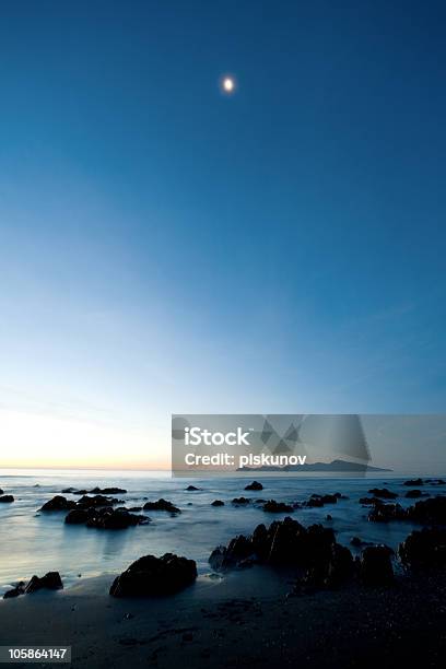 Tramonto Sulloceano - Fotografie stock e altre immagini di Acqua - Acqua, Acqua fluente, Ambientazione esterna